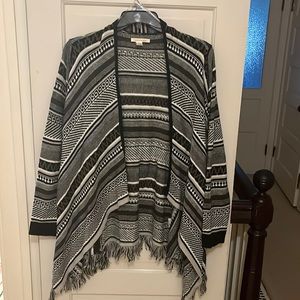 Canyon River cardigan with cool pattern, size L